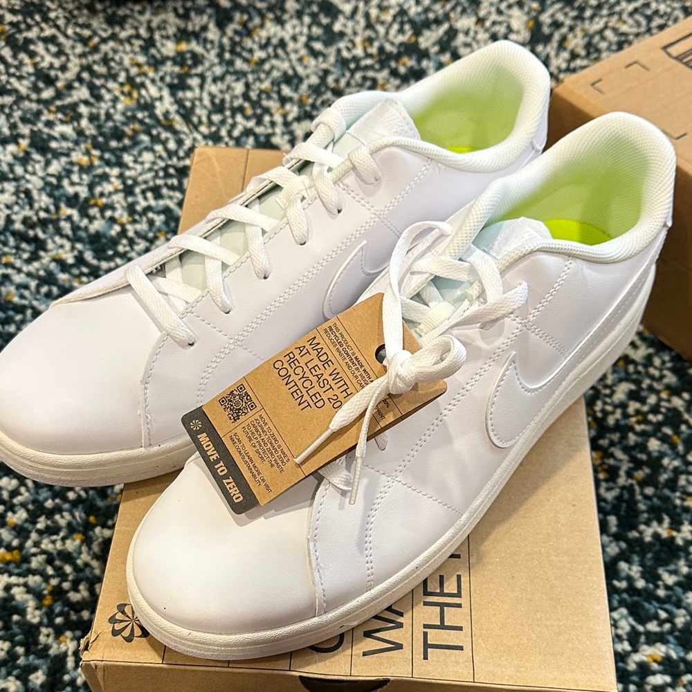 Men’s Nike Court Royale 2 NN in White size 15